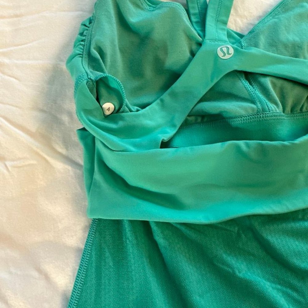 Lululemon Women's Green Sleeveless Criss Cross Activewear Tank Top Size 4 - Picture 6 of 6